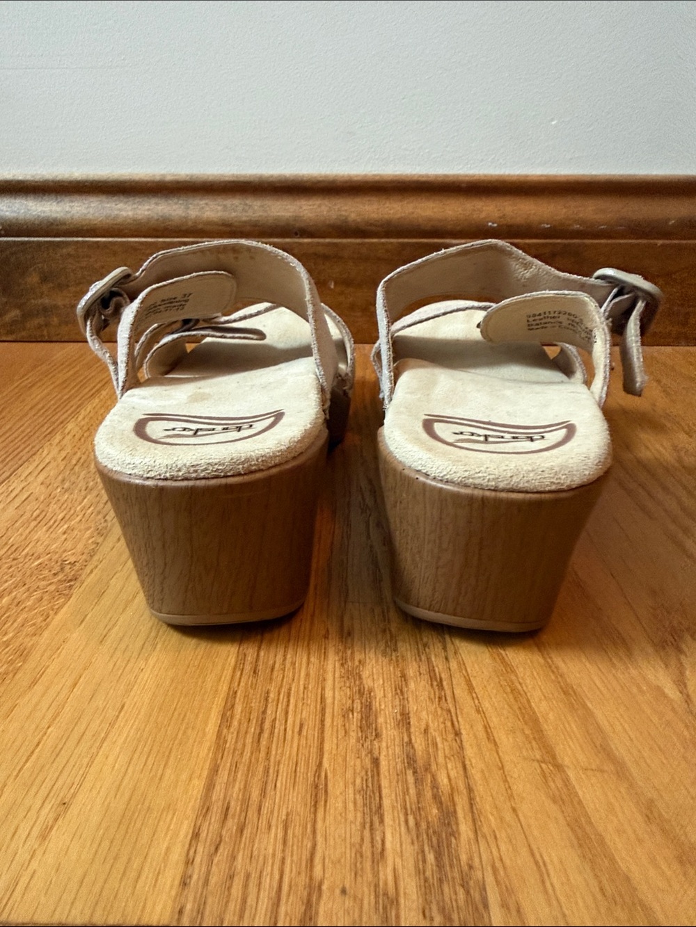 Dansko Sophie Champagne Shimmer Leather Sandals Adjustable EU 37 US 6.5-7 - Picture 8 of 12